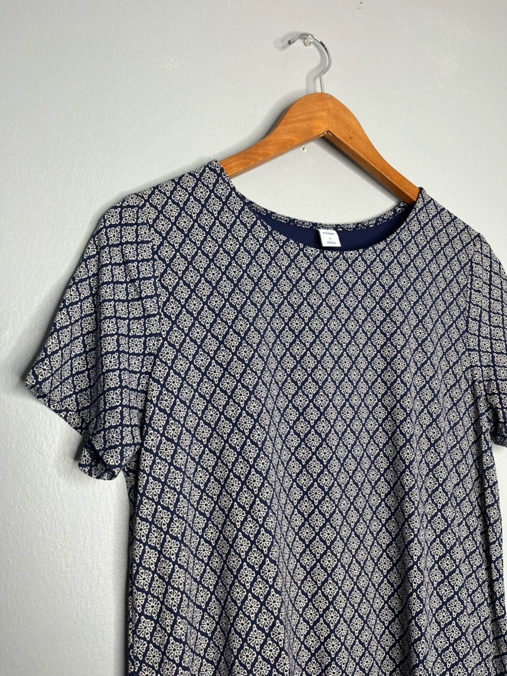 Old Navy Women's Navy White Short Sleeve Patterned Dress - Picture 3 of 7